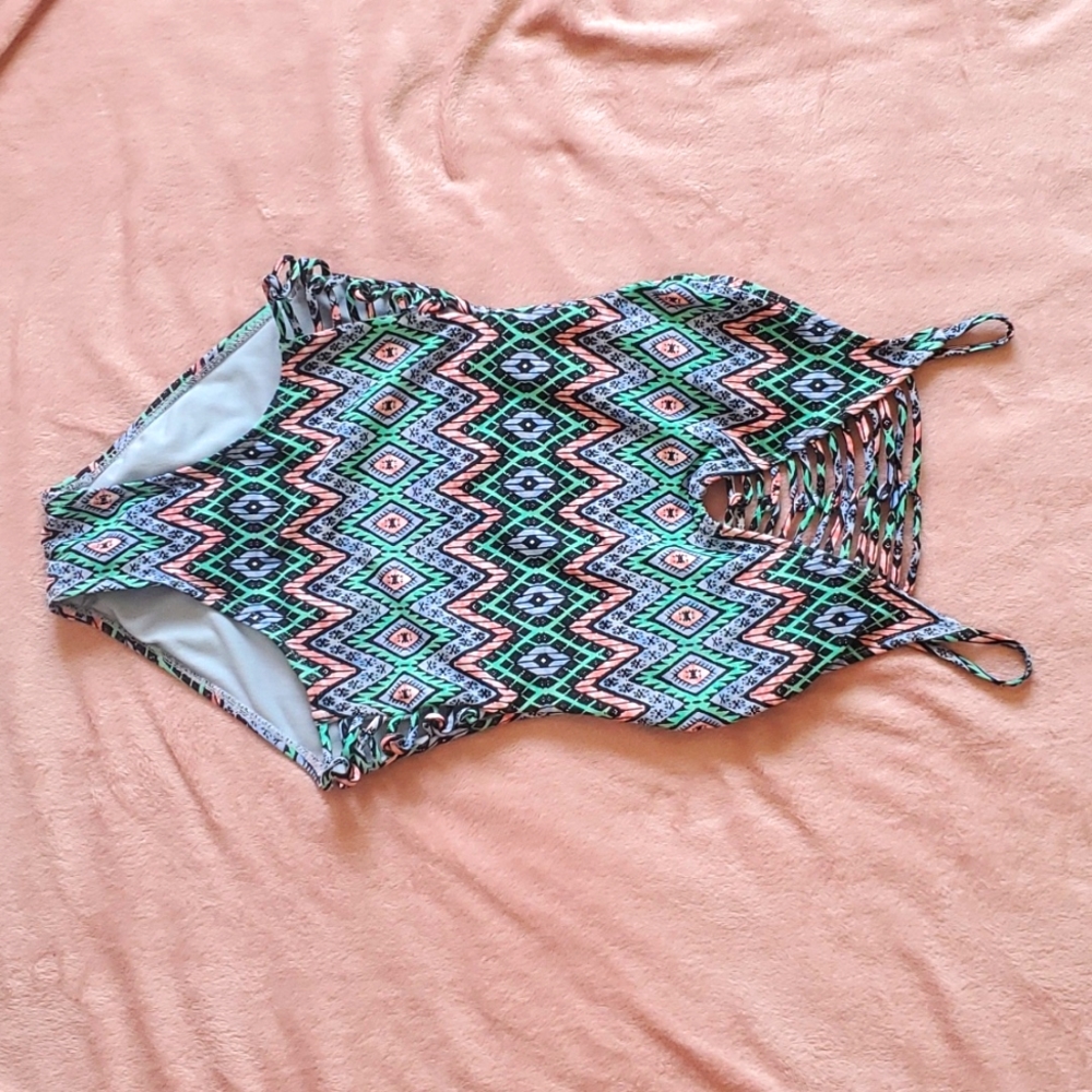 One piece bathing suit. Size:S